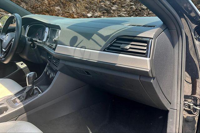 Photo of 2019 Deep Black Pearl Volkswagen Jetta