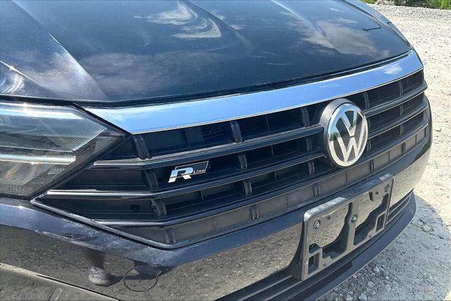 Photo of 2019 Deep Black Pearl Volkswagen Jetta