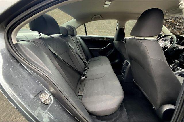 Photo of 2015 Platinum Gray Metallic Volkswagen Jetta