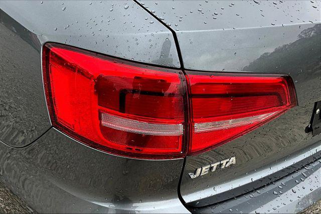 Photo of 2015 Platinum Gray Metallic Volkswagen Jetta