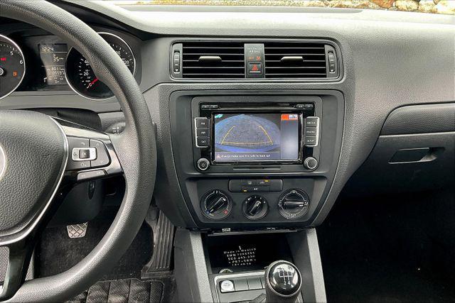 Photo of 2015 Platinum Gray Metallic Volkswagen Jetta