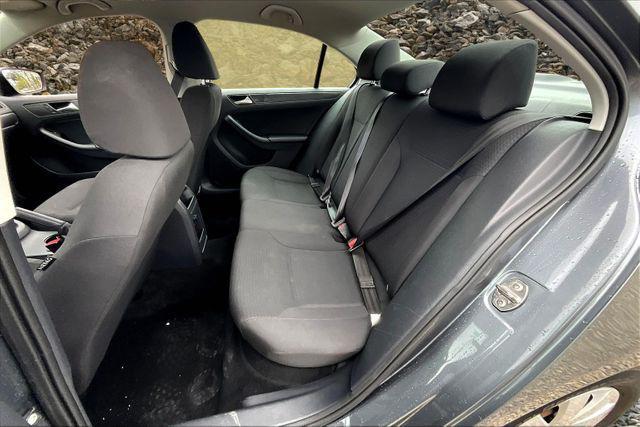 Photo of 2015 Platinum Gray Metallic Volkswagen Jetta