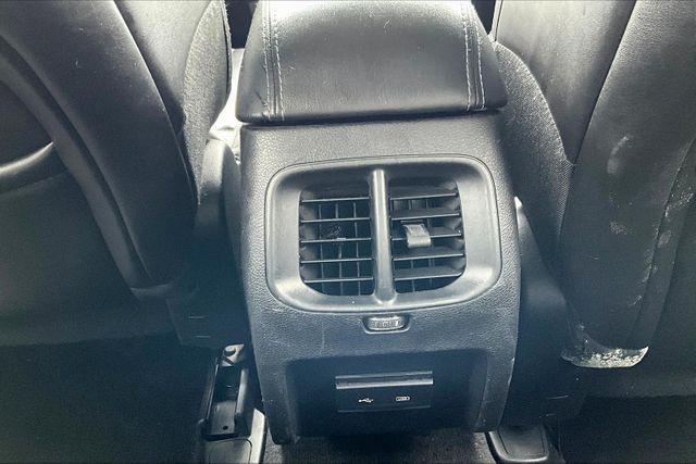 Photo of 2019 Gray Jeep Cherokee