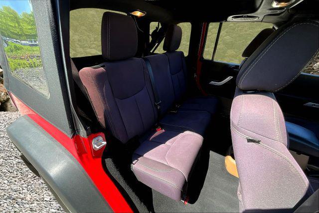 Photo of 2014 Red Jeep Wrangler Unlimited