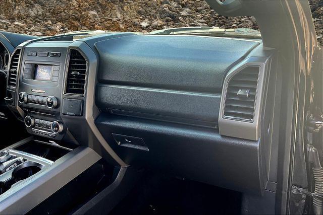 Photo of 2018 Shadow Black Ford Expedition