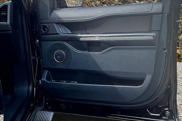 Photo of 2018 Shadow Black Ford Expedition
