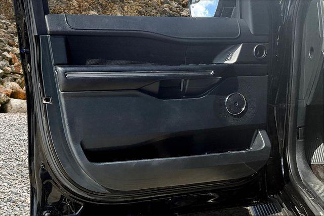 Photo of 2018 Shadow Black Ford Expedition