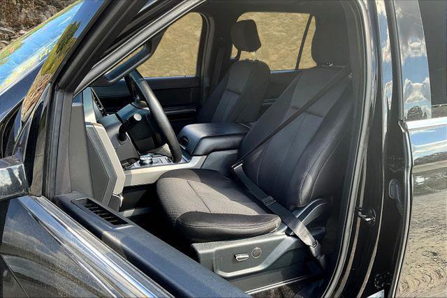 Photo of 2018 Shadow Black Ford Expedition