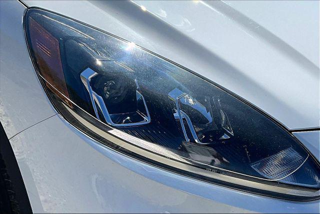 Photo of 2021 White Ford Escape