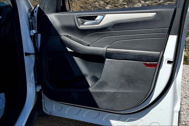 Photo of 2021 White Ford Escape
