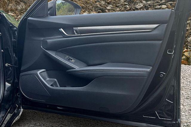 Photo of 2018 Crystal Black Pearl Honda Accord