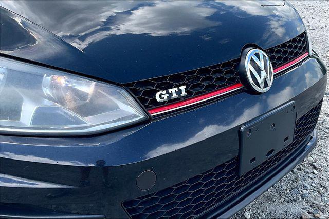 Photo of 2015 Deep Black Pearl Volkswagen Golf GTI