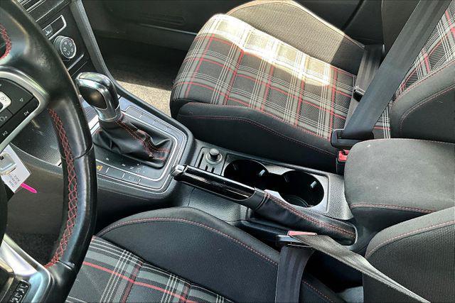 Photo of 2015 Deep Black Pearl Volkswagen Golf GTI