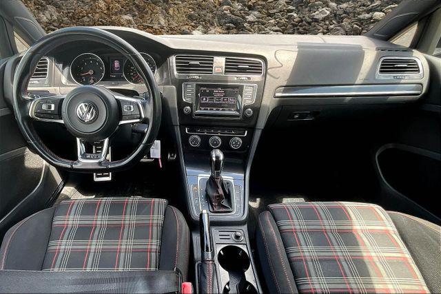 Photo of 2015 Deep Black Pearl Volkswagen Golf GTI