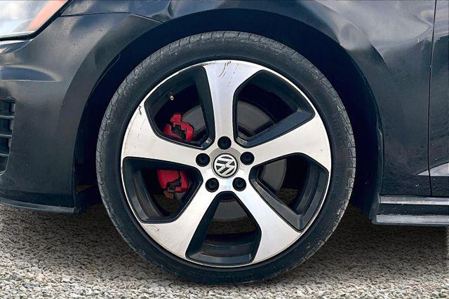 Photo of 2015 Deep Black Pearl Volkswagen Golf GTI