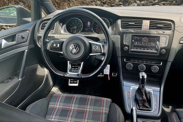 Photo of 2015 Deep Black Pearl Volkswagen Golf GTI