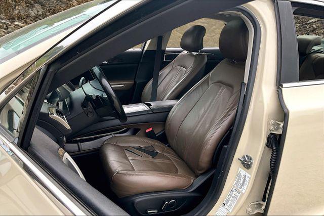 Photo of 2016 Tan Lincoln MKZ