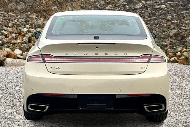 Photo of 2016 Tan Lincoln MKZ