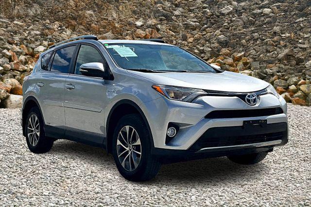 Photo of 2016 Classic Silver Metallic Toyota RAV4 Hybrid