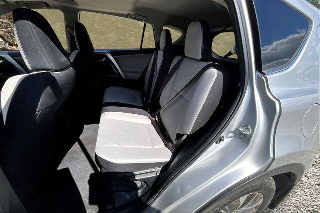 Photo of 2016 Classic Silver Metallic Toyota RAV4 Hybrid