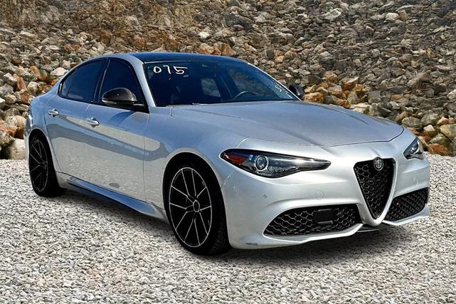 Photo of 2019 Silverstone Gray Metallic Alfa Romeo Giulia