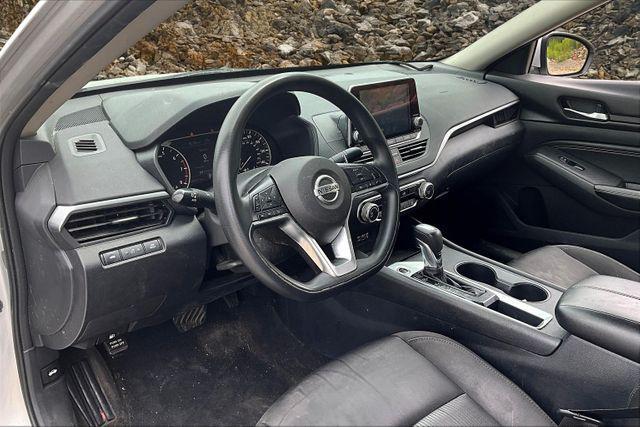 Photo of 2019 Brilliant Silver Metallic Nissan Altima