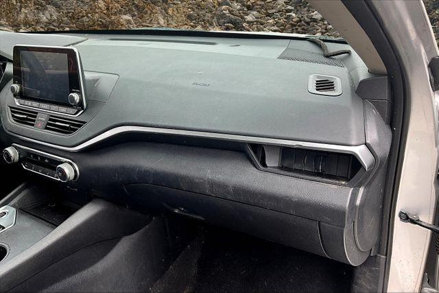 Photo of 2019 Brilliant Silver Metallic Nissan Altima