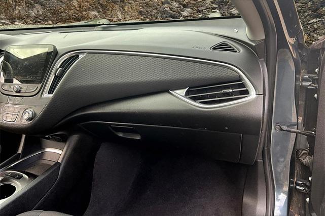 Photo of 2021 Shadow Gray Metallic Chevrolet Malibu