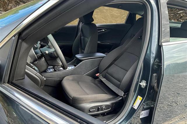 Photo of 2021 Shadow Gray Metallic Chevrolet Malibu