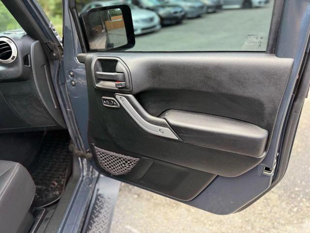 Photo of 2018 Gray Jeep Wrangler JK