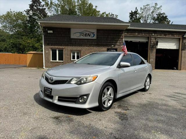 Photo of 2012 Classic Silver Metallic Toyota Camry