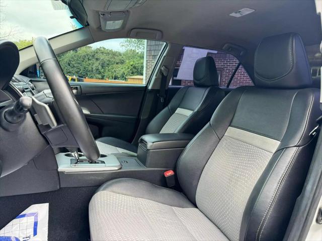 Photo of 2012 Classic Silver Metallic Toyota Camry