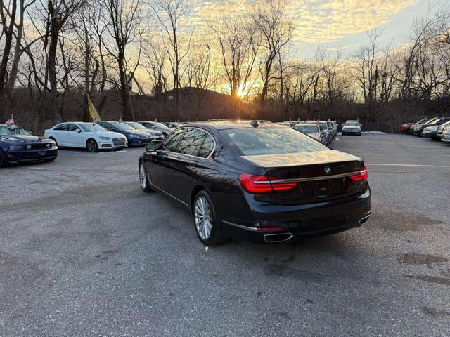 Photo of 2016 Imperial Blue Metallic BMW 740