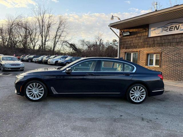 Photo of 2016 Imperial Blue Metallic BMW 740