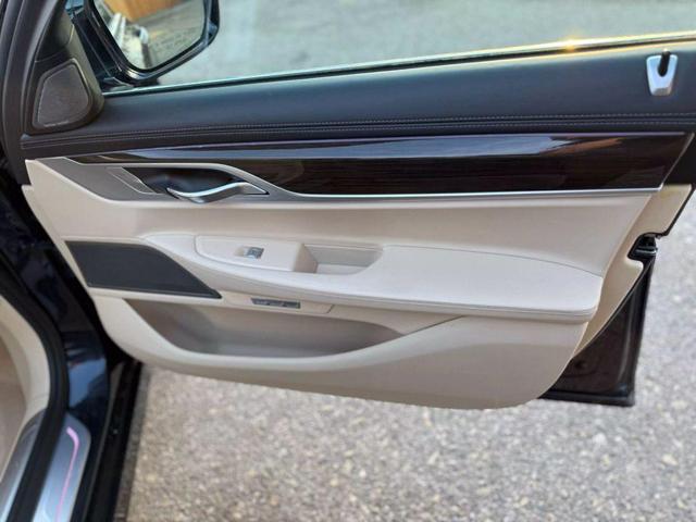 Photo of 2016 Imperial Blue Metallic BMW 740
