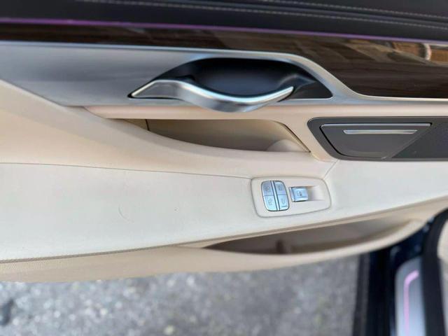 Photo of 2016 Imperial Blue Metallic BMW 740