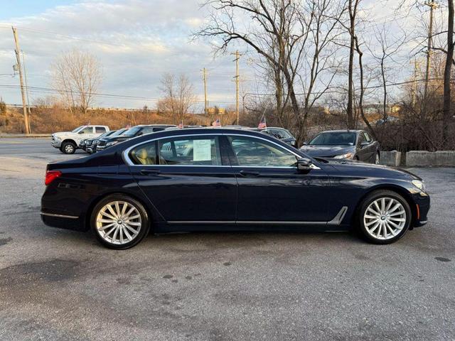 Photo of 2016 Imperial Blue Metallic BMW 740