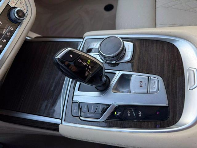 Photo of 2016 Imperial Blue Metallic BMW 740