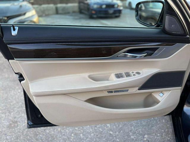 Photo of 2016 Imperial Blue Metallic BMW 740
