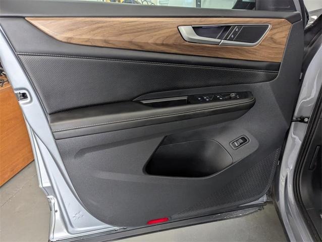 Photo of 2024 Silver Bird Metallic Volkswagen Atlas