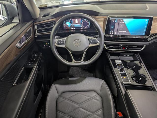 Photo of 2024 Silver Bird Metallic Volkswagen Atlas