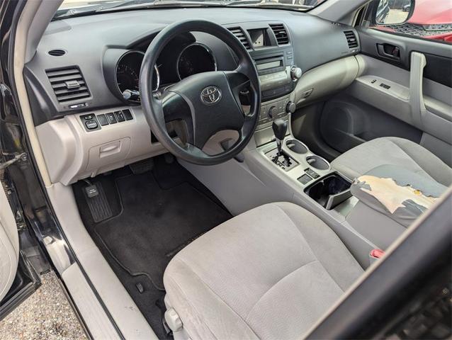 Photo of 2012 Black Toyota Highlander