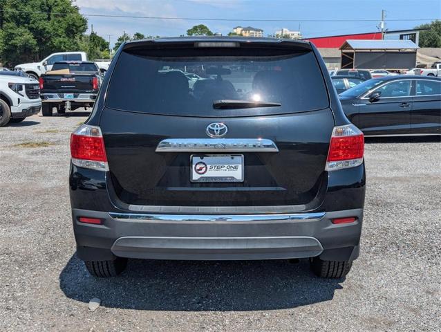 Photo of 2012 Black Toyota Highlander