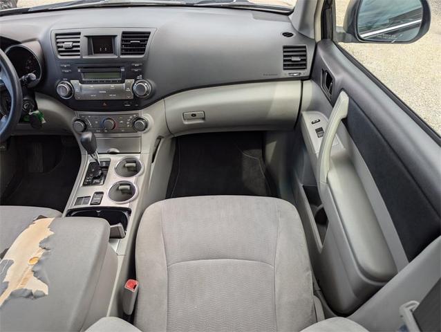 Photo of 2012 Black Toyota Highlander
