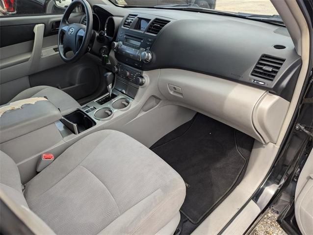 Photo of 2012 Black Toyota Highlander