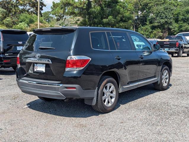 Photo of 2012 Black Toyota Highlander
