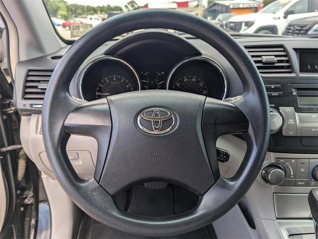 Photo of 2012 Black Toyota Highlander