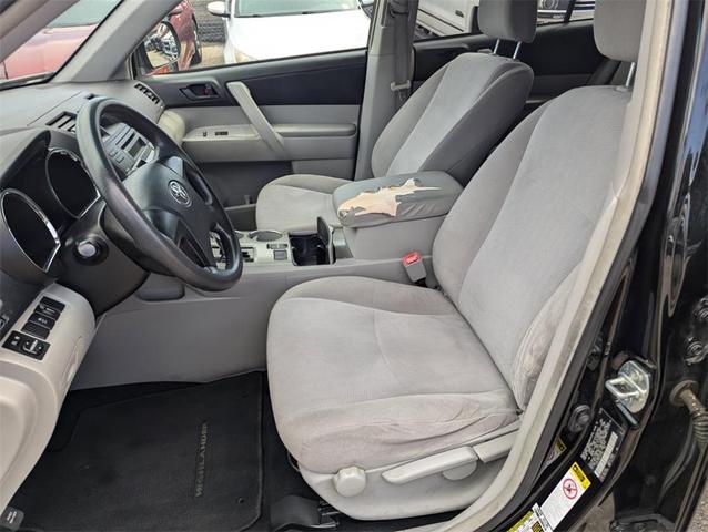 Photo of 2012 Black Toyota Highlander