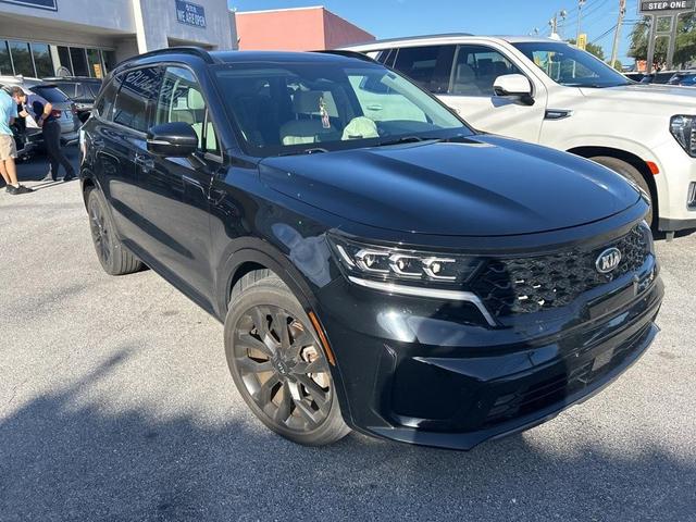 Photo of 2021 Ebony Black Kia Sorento