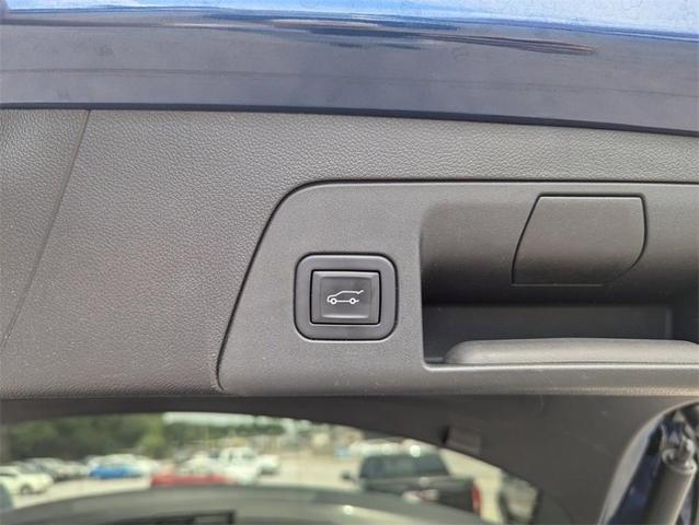 Photo of 2023 Sapphire Metallic Buick Envision